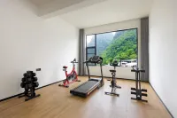 Yuetianju · Qishan Wangtian Stars Audio-Visual Resort Hotel (Yangshuo Shili Gallery Yulong River) - ที่มีฟิตเนส
