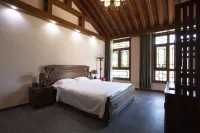 Yishengyuan Homestay - parking