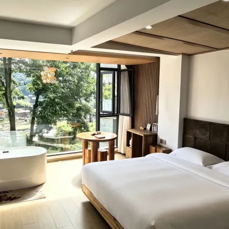 Mountain Whisper & Blooming Verse Scenic View Inn (Zhaoxing)