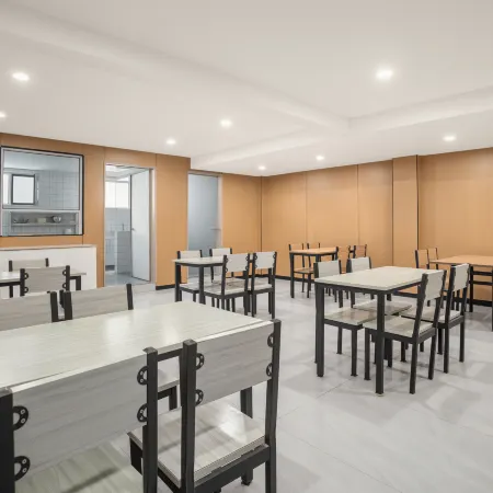 Qicai Danxia Yuexiang Xingcheng Smart Hotel