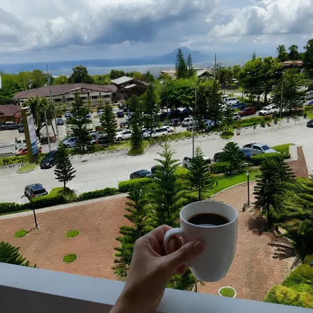 Wind Residences Taal View Near Sky Ranch