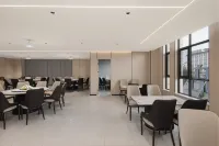 Ruiji Hotel (Zhaosu County Tianma International Plaza) - ที่มีที่จอดรถ