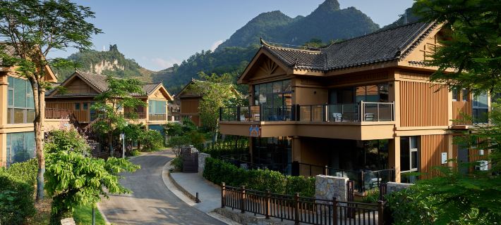 Huajian Quangu Resort Hotel Hotele w: Powiat Malipo