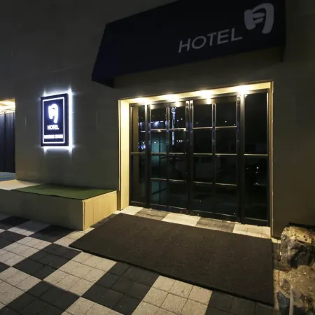 Hotel Wall
