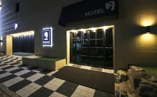 Hotel Wall