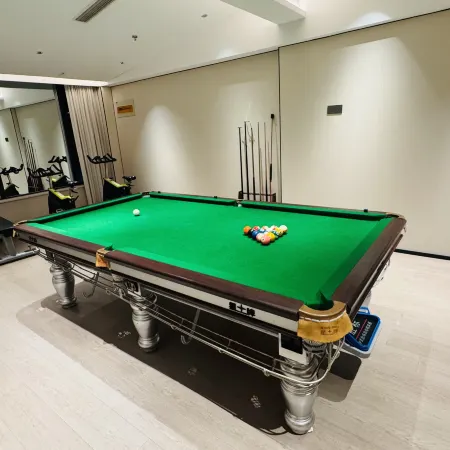 Mo Shang Qing Ju Hotel (Quliang Garment Industrial Park, South University Road, Zhengzhou)
