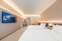 HanTing Hotel (Xining Railway Station Zhongfayuan City Plaza)