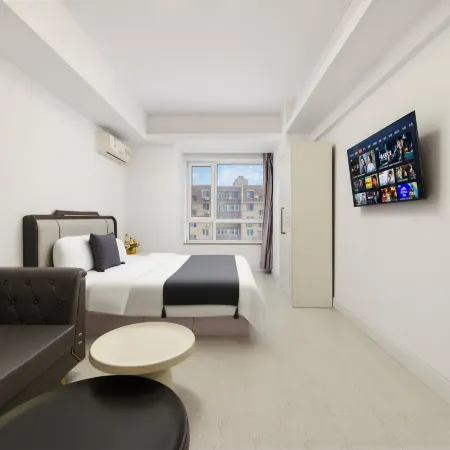 Yijia Apartment Hotel