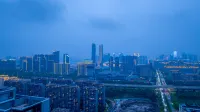 Qiantang Guanyun High-Rise River View Luxury Youth Hostel (Hangzhou Xingyi Subway Station) - parking