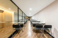 Bole Yunqi Hotel (Bole Station Beijing Bridge)