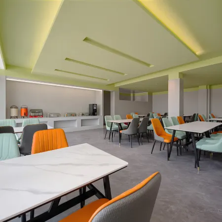 GreenTree Inn Express Hotel (Rizhao Lanshan District Hushan Town)