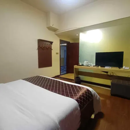 Lifeng Hot Spring Hotel