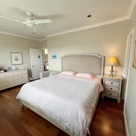 An quite en-suite with private entrance Vancouver close to YVR