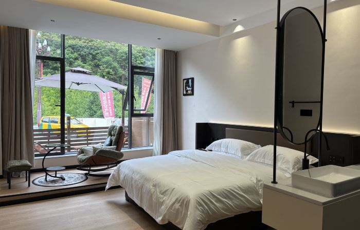 Heishui Banshanhai Homestay