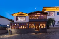 Shangri-La Jiangyue Beiting Oxygen Supply Homestay Dukezong Ancient City Dafo Temple Sutra Tube Shop - موقف سيارات