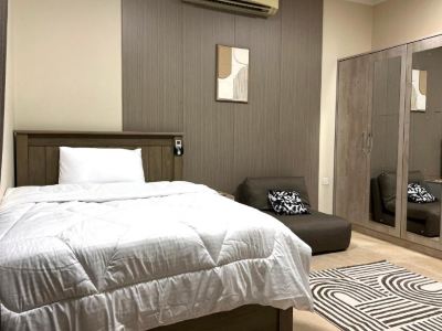 Peaceful 2BR Escape Close to Everything