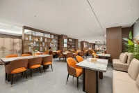 Mingyu Licheng Wenquan Resort Hotel (Honghe Mile Huquan Ecological Park Resort) - Mountain view