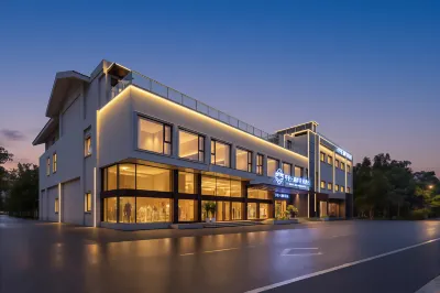 Tingyi · Lakeside Garden Hotel (Kaifeng Qingming Riverside Landscape Garden Wansui Mountain Branch) Hotels in Longting District