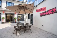 Cheng Kan · Xishan Yun She | CloudStreamRetreat Yudeng Yingxiang Huizhou-style Homestay -  Privatzimmer