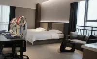 Zhumadian Weisi Blue Ai E-sports Hotel (Aike Building)