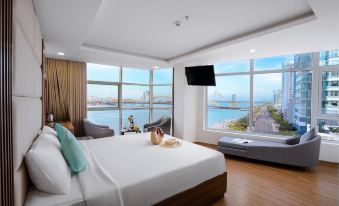Pariat River Front Hotel