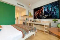 Yancheng Yu Cinema Apartment