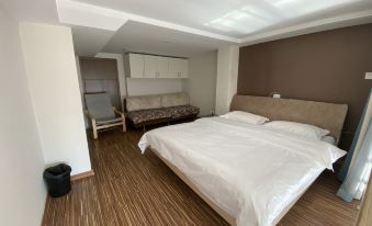Tianjin Haiyun Yiju LOFT Projection Apartment