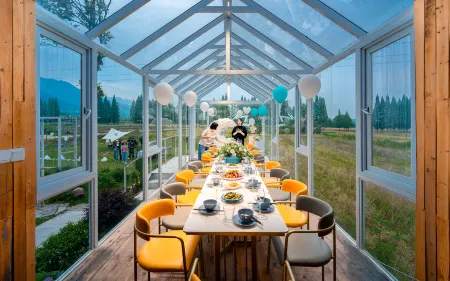 MOUNTAIN FIELD  FLOWER HOUS