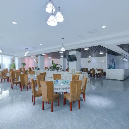 Aksu Dexin Hotel (Municipal Government Comprehensive Office Area)