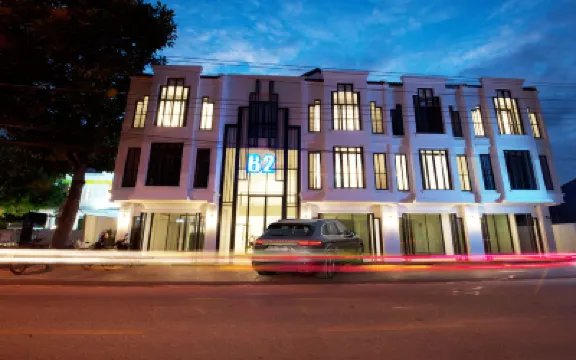 โรงแรมบีทู ริเวอร์ไซด์ พรีเมียร์ โรงแรมใกล้ฮีส แอนด์ เฮอ เทเลอส์ เฮ้าส์