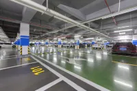 Wyndham Grand Plaza  Royale Hot Springs Resort - parking