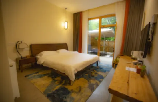 峨眉山竹間私湯民宿（報國寺景區店）