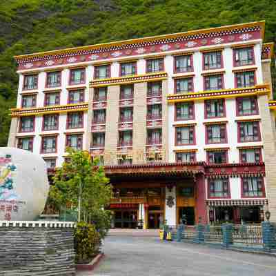 理縣古爾溝西康·亞温泉酒店 Hotel Exterior