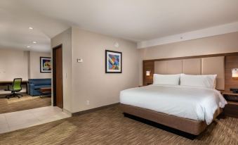 Holiday Inn Express & Suites Chatsworth, an IHG Hotel