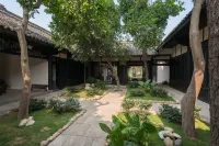 Blossom Hill Fairyland Hotels in Langzhong