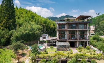 Moganshan Pinzhu Guanlan Yueying Hot Spring Holiday Home