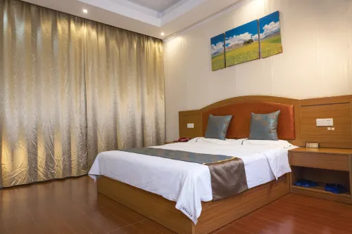 Shuangfeng Business Hotel (Baise Railway Station)
