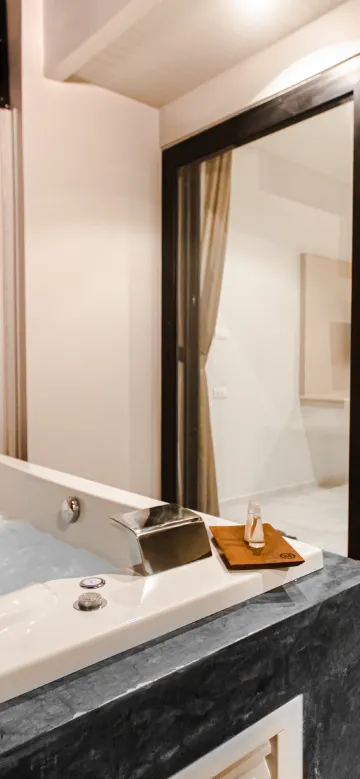 ห้องดีลักซ์, อ่างน้ำวน