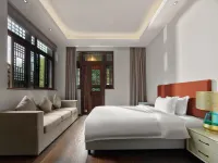 Canyon Hotel
