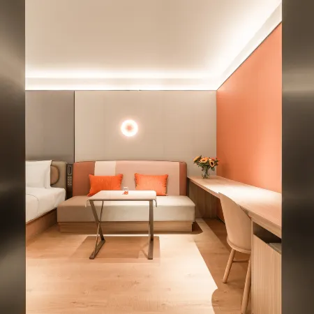 Orange Hotel (Maoming Railway Station)