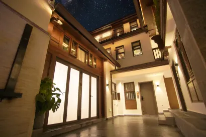 Yongxu Shanshuilou Inn (Lijiang Ancient City Sifang Street)