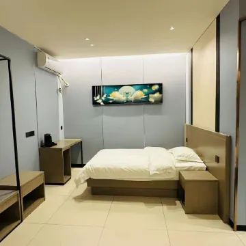 Yunduo Business Hotel on the bank of Aihui River