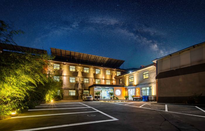 Gomo Hotel(Mount Huashan Scenic Area Visitor Center Store)