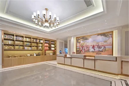 Vienna Hotel (Qianbaliqian Jiande Commercial Pedestrian Street)