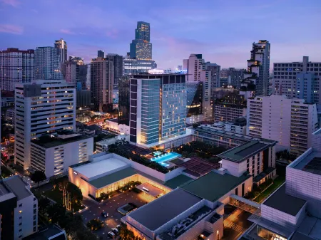 Pullman Bangkok King Power Отели рядом со станцией Бангбамру