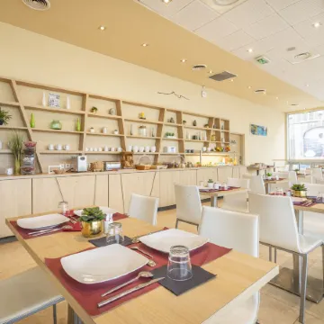 Zenitude Hôtel Résidences Marseille Saint-Charles Отели рядом с достопримечательностью «Район Ла-Корниш»