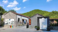 Hongqi Canal Research and Growth Camp Shanshui Residence Hotels near Peach Blossom Valley