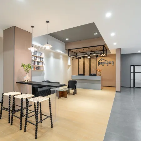 Seeu Yujian Boutique Apartment (Chenggui Pearl Station) Отели рядом с достопримечательностью «Чжухайская больница»