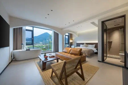 Floral Lux Hotel · Wuyuan Yuke Light Luxury Hotel (Jiangwan Scenic Area Store) Отели рядом с достопримечательностью «Jiangling Scenic Area»