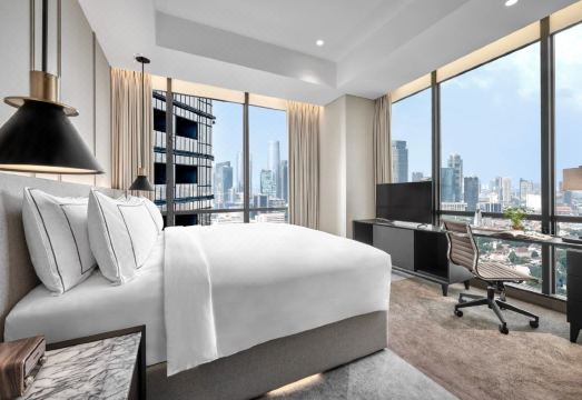 5. 25아워스 호텔..